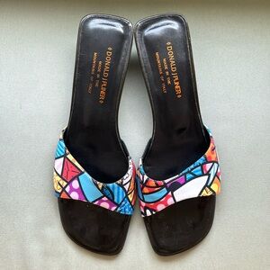 Donald J Pliner Abstract colorful kitten heel